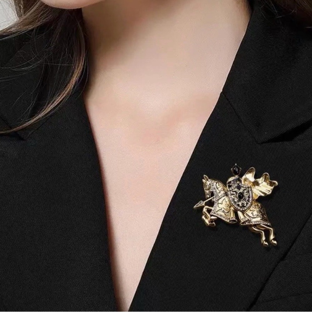 Vintage Medieval Knight and Warhorse Brooch Pin with Rhinestone, Gold-Toned NWOT